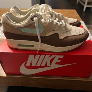 Nike Air Max 1 Crepe Brown. Lightly worn. Size 11.5. Includes original box.